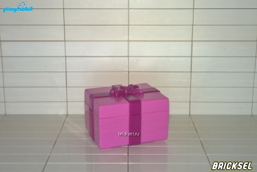 Подарочная коробка розовая с малиновой лентой
