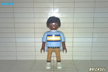 Плеймобил Темнокожий мужчина в очках в модной полосатой футболке и бежевых брюках, Playmobil