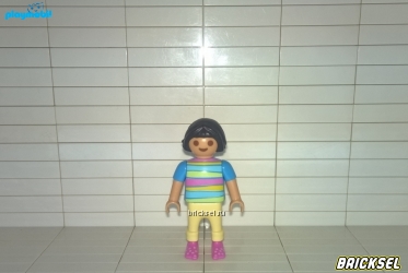 Плеймобил Девочка брюнетка в бежевых брюках и синей футболке с салатовыми голубыми и малиновыми полосками, Playmobil