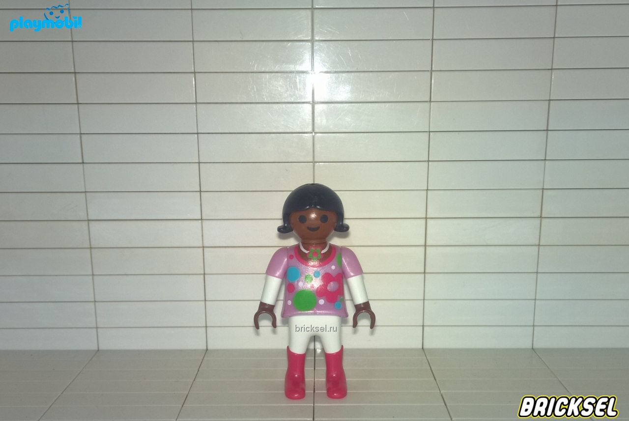 Плеймобил Чернокожая девочка в белых брюках и цветной футболке, Playmobil