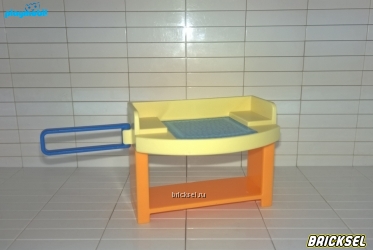 Пеленальный столик светло-желтый на оранжевой подставке