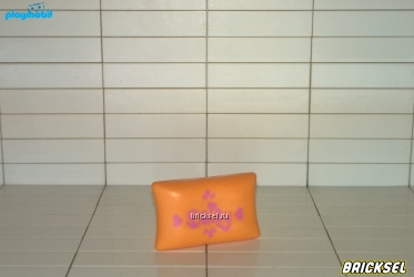 Подушка для питомца оранжевая с сиреневой надписью Daizy