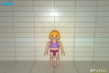Плеймобил Девочка со светлыми волосами в купальнике малиновый низ голубой верх с малиновыми цветами, Playmobil